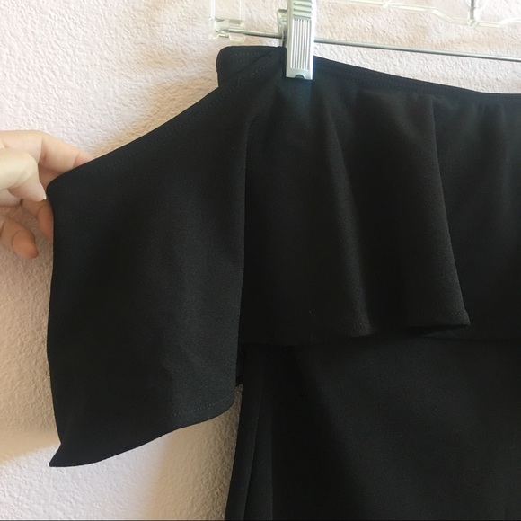 🌟Windsor off shoulder little black dress - Picture 2 of 6